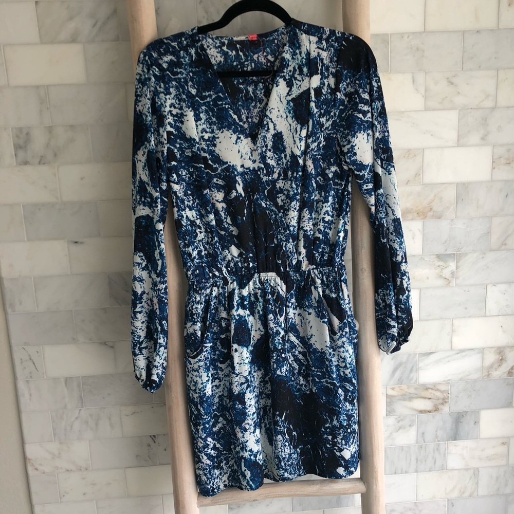 Eight sixty printed long sleeve mini dress